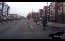 
 Управление Следственного комитета по Брестской области разыскивает возможных очевидцев ДТП на бульваре Космонавтов в Бресте утром 10 ноября 2014 года, в результате которого погибла женщина-пешеход
 