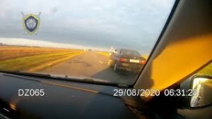 
 Пытались завладеть табельным оружием, поджечь машину ГАИ и милиционера: расследование завершено 
 